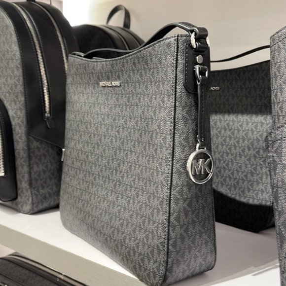 Michael Kors Jet Set Travel Large Messenger Crossbody Bag Black - Picture 5 of 16